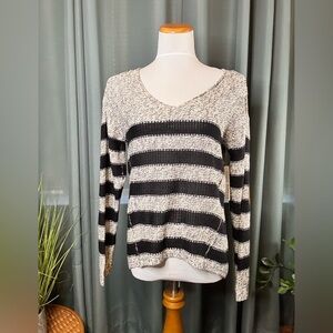 RDI Black and Cream Knit Top